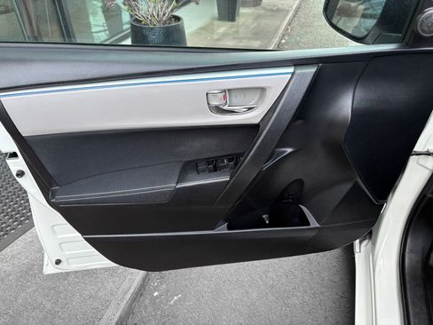 Used 2014 Toyota Corolla LE image 14