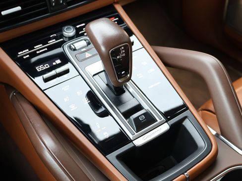 Certified 2023 Porsche Cayenne Turbo S AWD/4WD image 21