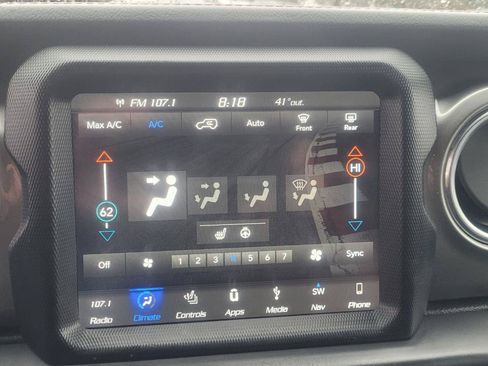 Used 2018 Jeep Wrangler Unlimited Rubicon w/ Dual Top Group AWD/4WD image 17