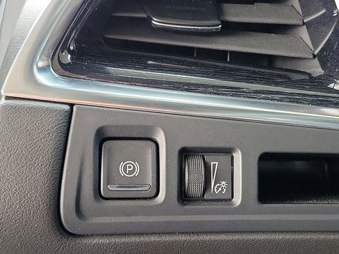 Certified 2025 Cadillac XT5 Premium Luxury image 17