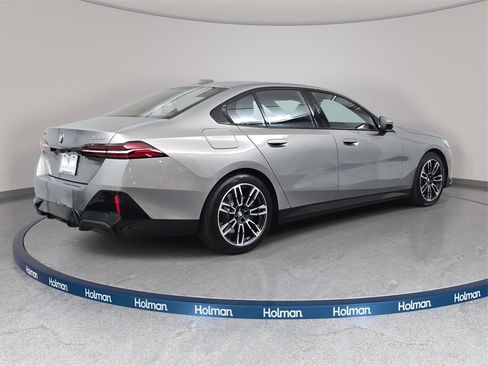 Used 2025 BMW 530i xDrive w/ M Sport Package image 6