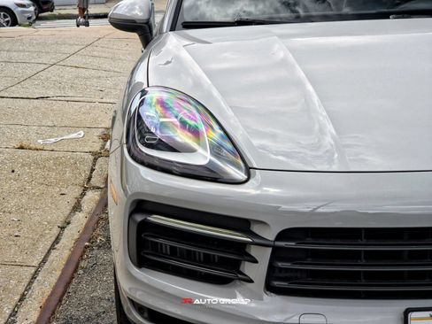 Used 2022 Porsche Cayenne Coupe AWD/4WD image 11