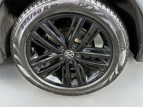 Used 2022 Volkswagen Tiguan SE R-Line image 28