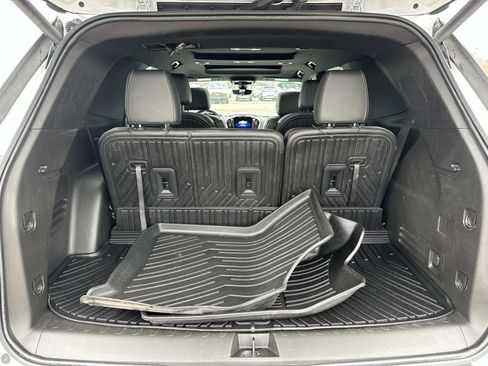 Certified 2023 Chevrolet Traverse LT w/ LT Premium Package image 11