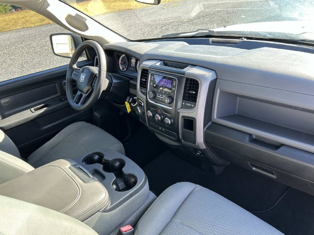 Used 2015 RAM 1500 Express RWD image 30