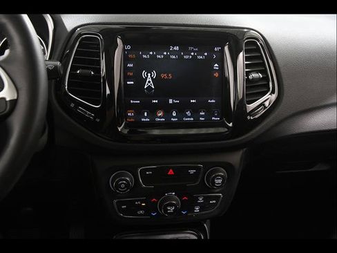 Used 2019 Jeep Compass Limited AWD/4WD image 9