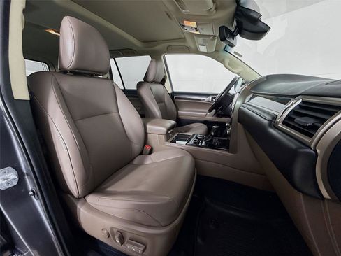 Used 2021 Lexus GX 460 Premium w/ Premium Package image 28