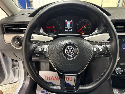 Used 2020 Volkswagen Passat 2.0T SE FWD image 19