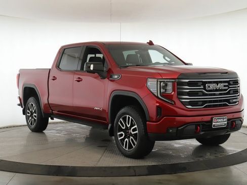 Used 2022 GMC Sierra 1500 AT4 w/ AT4 Premium Package image 2