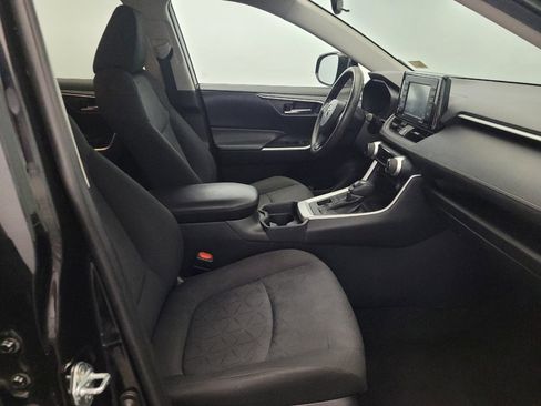 Used 2021 Toyota RAV4 XLE AWD/4WD image 21