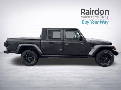 Used 2024 Jeep Gladiator Sport image 9