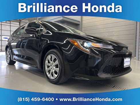 Used 2022 Toyota Corolla LE image 1