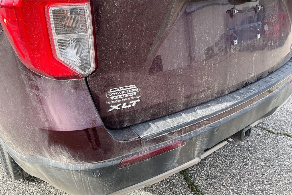 Certified 2022 Ford Explorer XLT w/ Equipment Group 202A AWD/4WD image 6