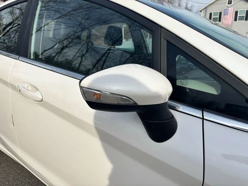 Used 2016 Ford Fiesta Titanium image 7