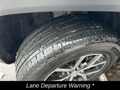 Used 2024 Jeep Grand Cherokee L Limited image 12