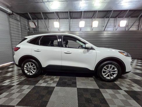 Used 2021 Ford Escape SE w/ Convenience Package image 9
