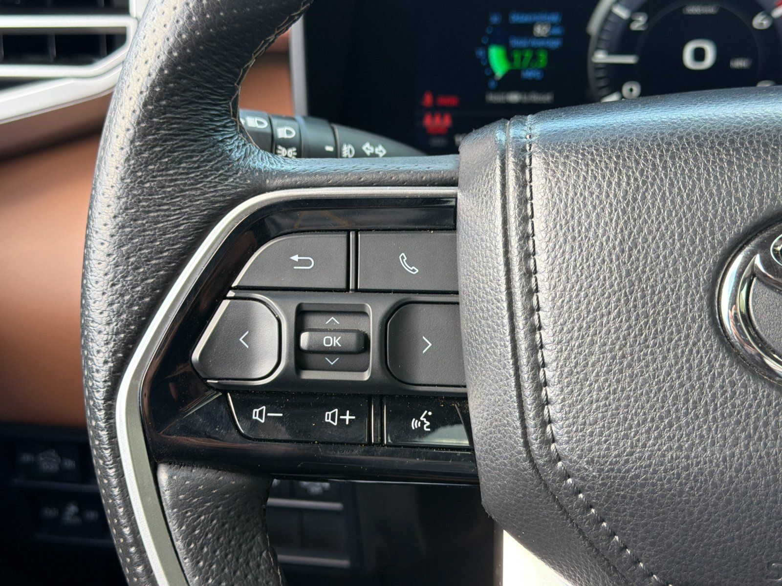 Used 2025 Toyota Tundra 1794 Edition AWD/4WD image 26