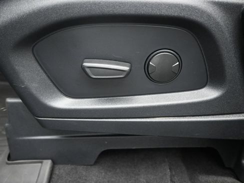 Used 2026 Ford Explorer Active AWD/4WD image 10