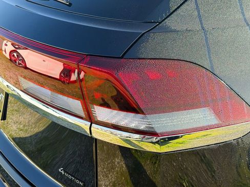 New 2026 Volkswagen Atlas Cross Sport SEL Premium R-Line image 8