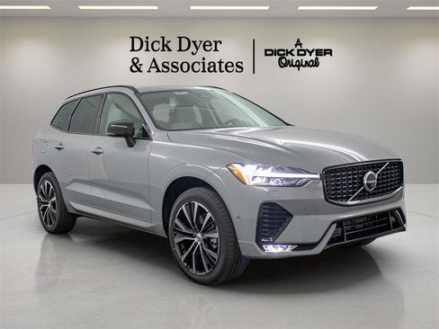 Certified 2025 Volvo XC60 B5 Plus w/ Protection Package Premier image 10