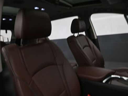 Used 2019 Buick Enclave Avenir w/ Avenir Technology Package AWD/4WD image 31