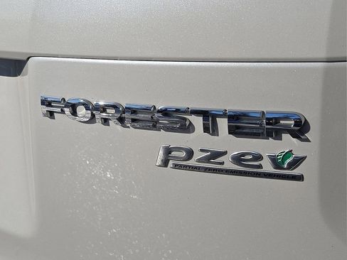 Used 2014 Subaru Forester 2.5i Limited image 30