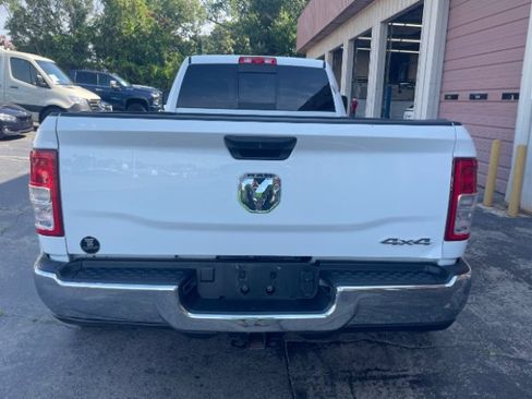 Used 2024 RAM 3500 Tradesman w/ Chrome Appearance Group AWD/4WD image 6