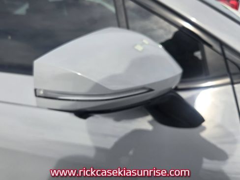 Used 2025 Kia Sportage SX FWD image 10