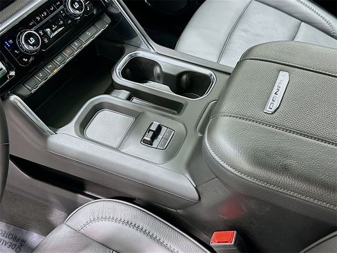 Used 2025 GMC Sierra 2500 Denali w/ Denali Reserve Package image 17