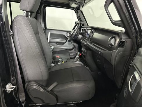 Used 2023 Jeep Wrangler Unlimited w/ Cold Weather Group image 28