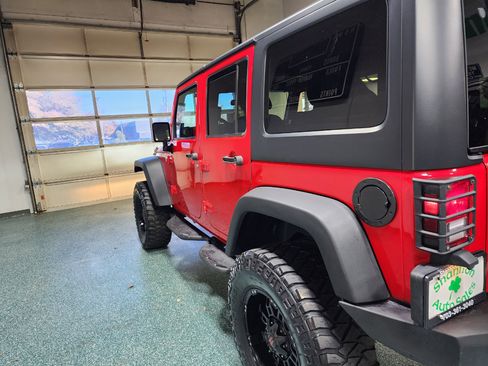 Used 2017 Jeep Wrangler Unlimited Sport w/ Connectivity Group image 10