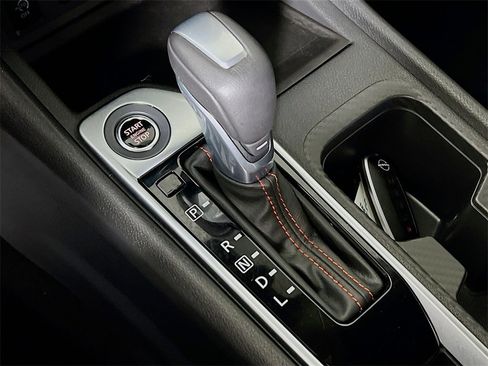 Used 2025 Nissan Sentra SR w/ Midnight Edition image 16