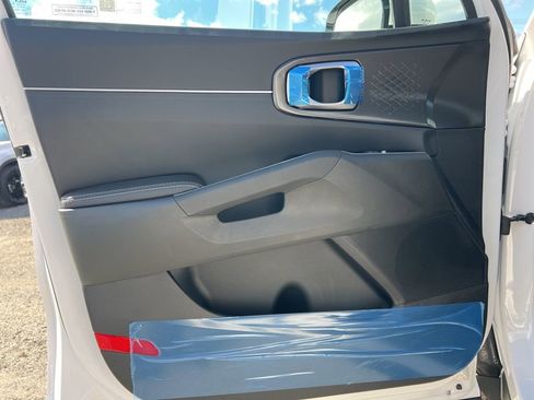 New 2026 Kia Sorento LX image 7