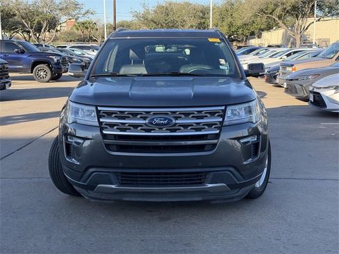 Used 2018 Ford Explorer XLT w/ Equipment Group 202A image 2