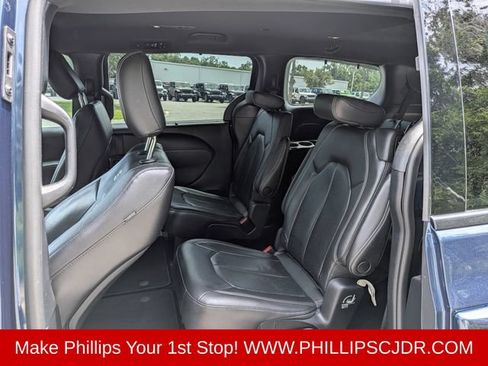Certified 2022 Chrysler Pacifica Touring-L w/ S Appearance Package FWD image 13