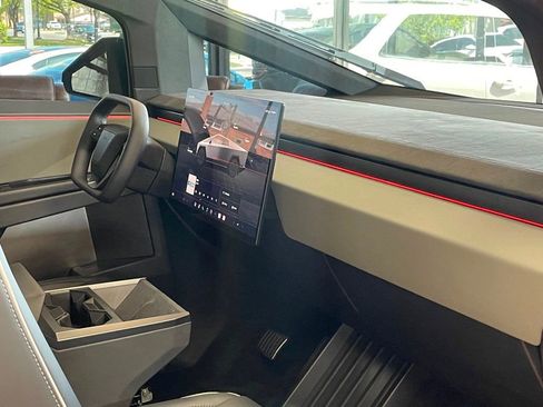 Used 2024 Tesla Cybertruck Cyberbeast AWD/4WD image 26