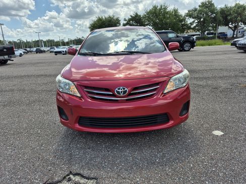 Used 2013 Toyota Corolla LE FWD image 2