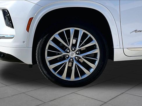 Used 2025 Buick Enclave Avenir w/ Super Cruise Package FWD image 10