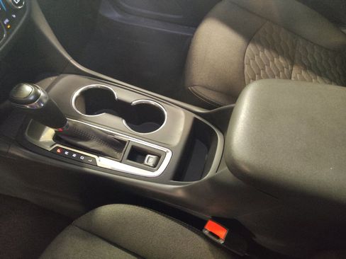 Used 2020 Chevrolet Equinox LT FWD image 26