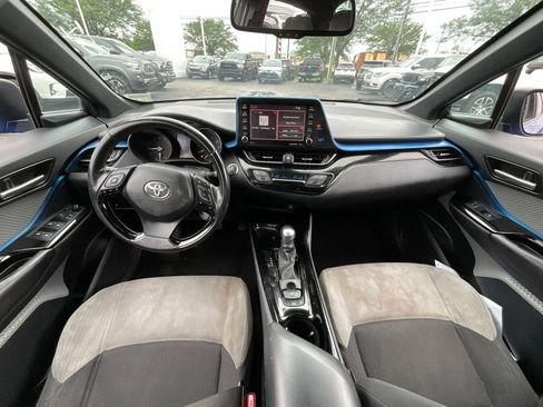 Used 2019 Toyota C-HR XLE FWD image 7