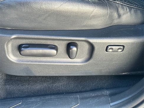 Used 2020 Toyota Tacoma Limited image 16