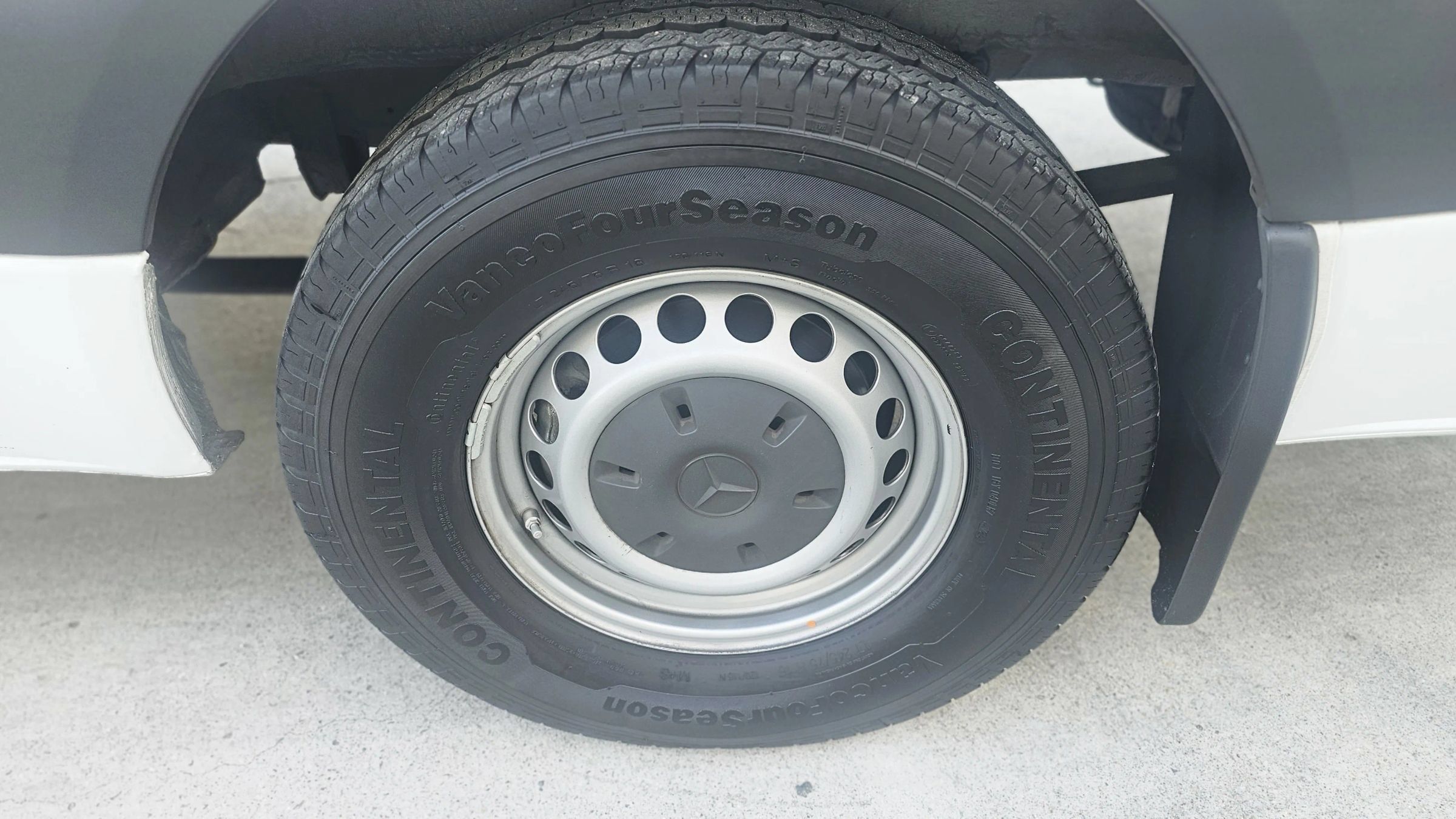 Used 2020 Mercedes-Benz Sprinter 2500 image 25