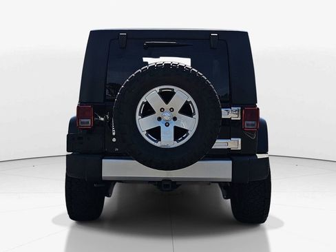 Used 2010 Jeep Wrangler Unlimited Sahara w/ Dual Top Group AWD/4WD image 7