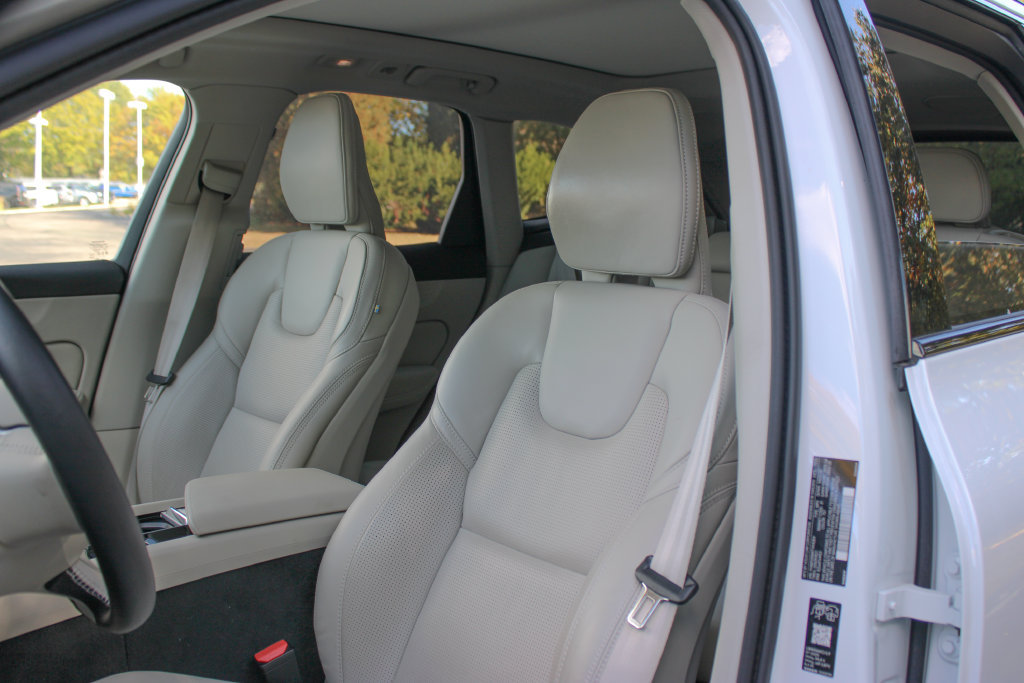 Used 2026 Volvo XC60 B5 Ultra AWD/4WD image 10