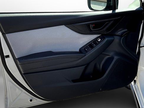 Used 2022 Subaru Crosstrek 2.0i Premium w/ Moonroof Package image 25