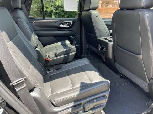 Used 2021 Chevrolet Tahoe Z71 w/ Luxury Package AWD/4WD image 15