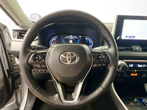 Used 2025 Toyota RAV4 XLE w/ Convenience Package AWD/4WD image 17