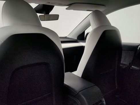 Used 2025 Tesla Model Y Long Range AWD/4WD image 44