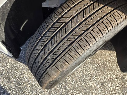 New 2025 Volkswagen ID. Buzz Pro S image 19