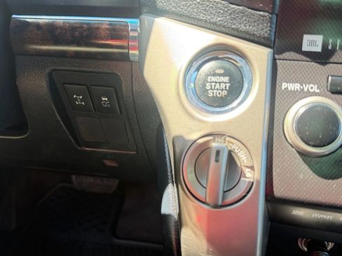 Used 2008 Toyota Land Cruiser image 20